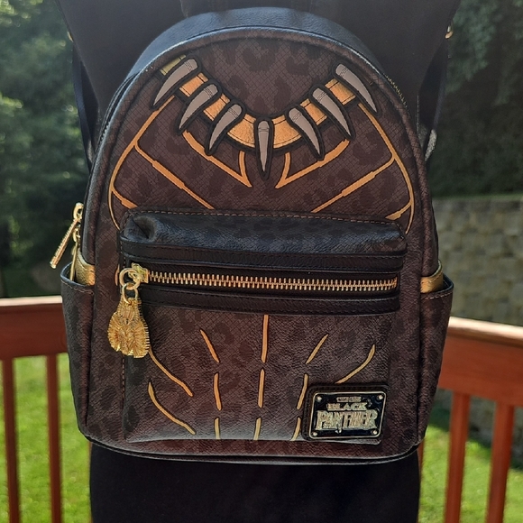Black Panther Themed Backpack - Picture 2 of 14